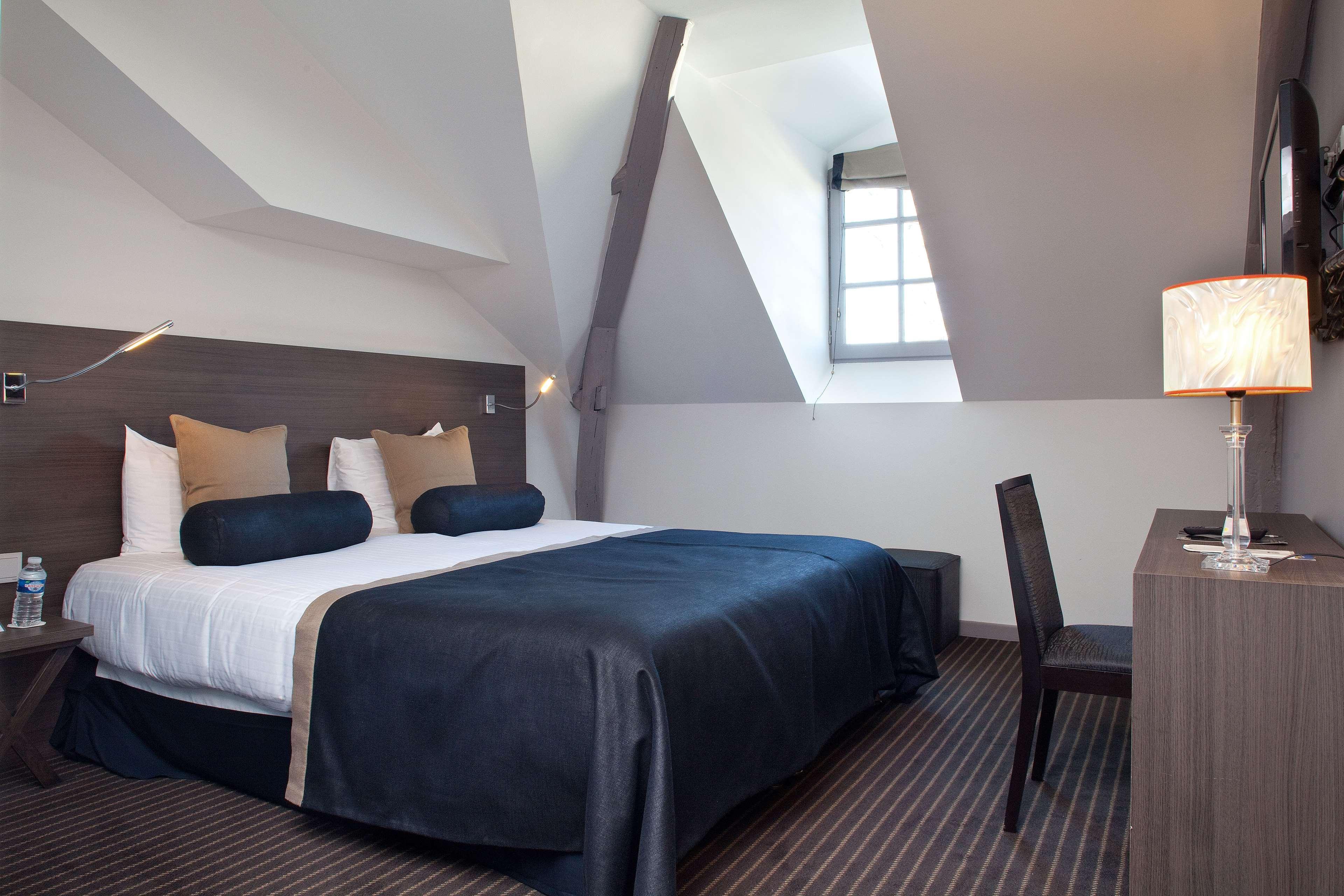 Western Chateau Hotel 3*