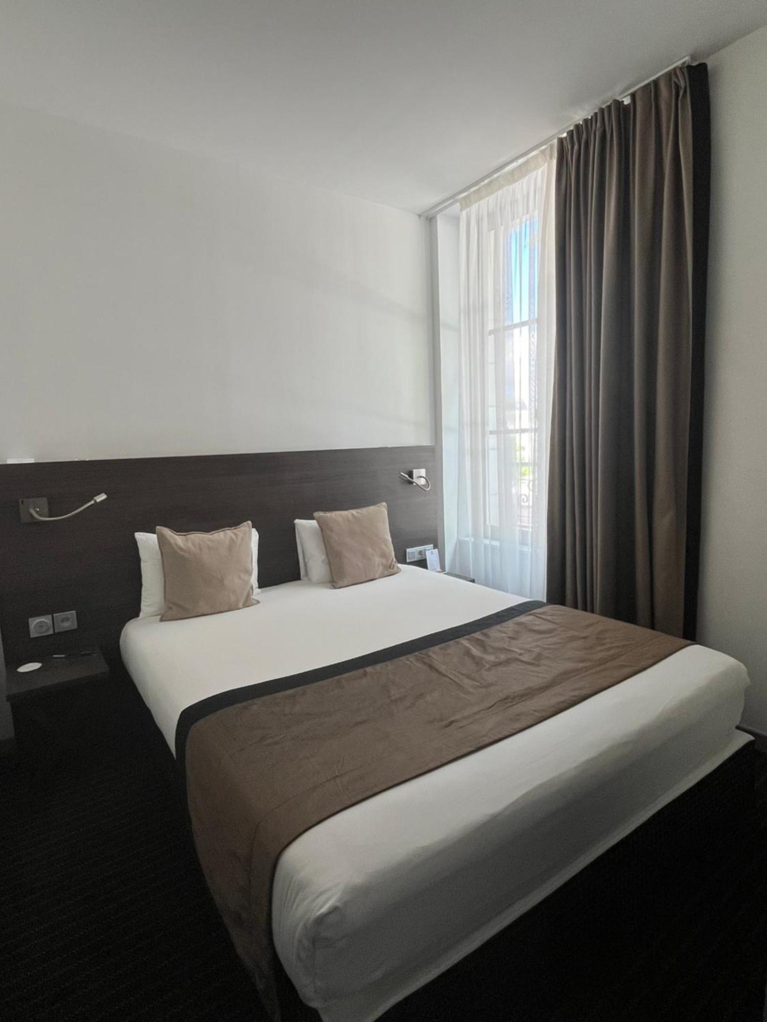 Western Château Hotel 3*