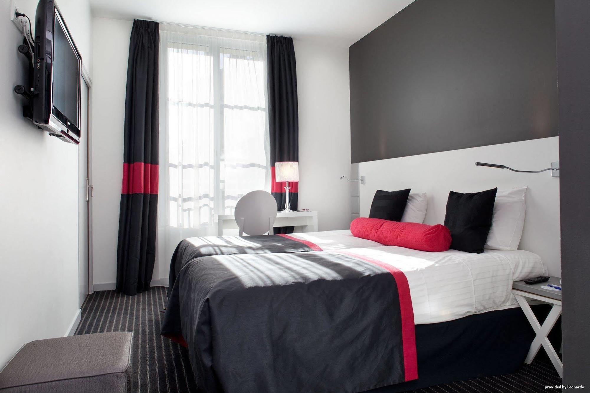 Western Chateau Hotel 3*